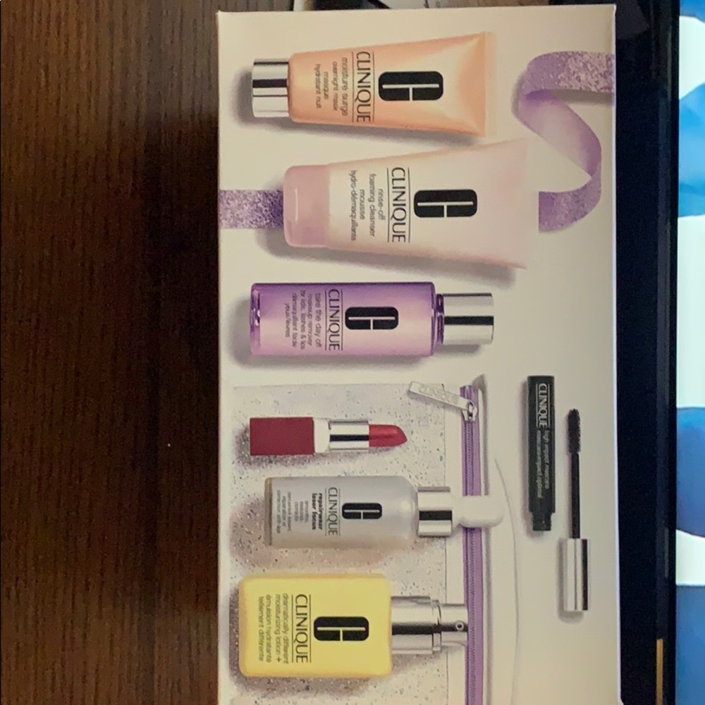 Clinique 7pc remove and rejuvenate kit with bag